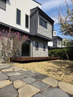 Yangpyeong Single Family House, South Han River View, 2 Floors + Attic, 3BD+3BA