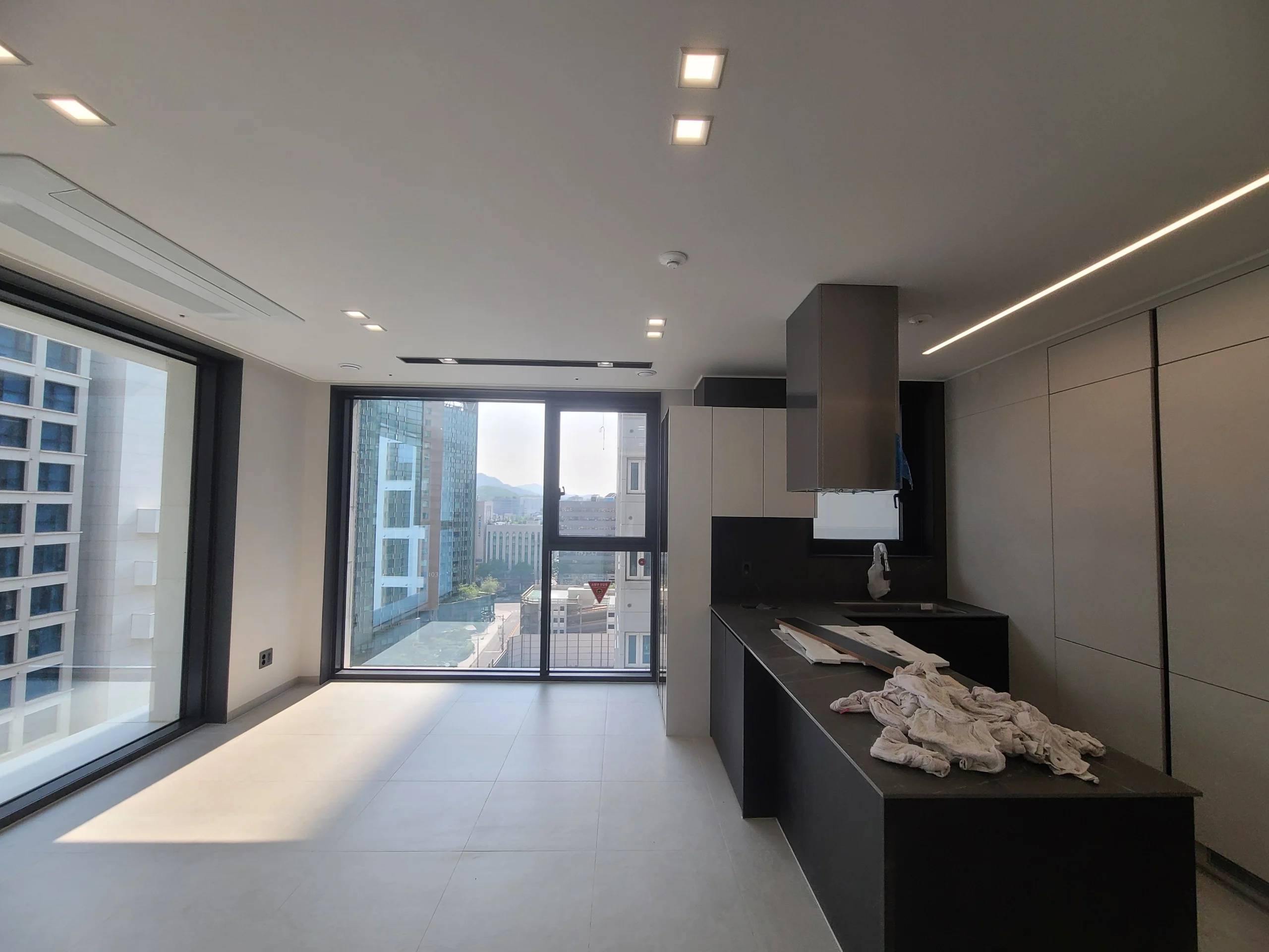 2BR, 1BA, 신축, 남부터미널역 도보 5분, Fitness, Pool 사진 2