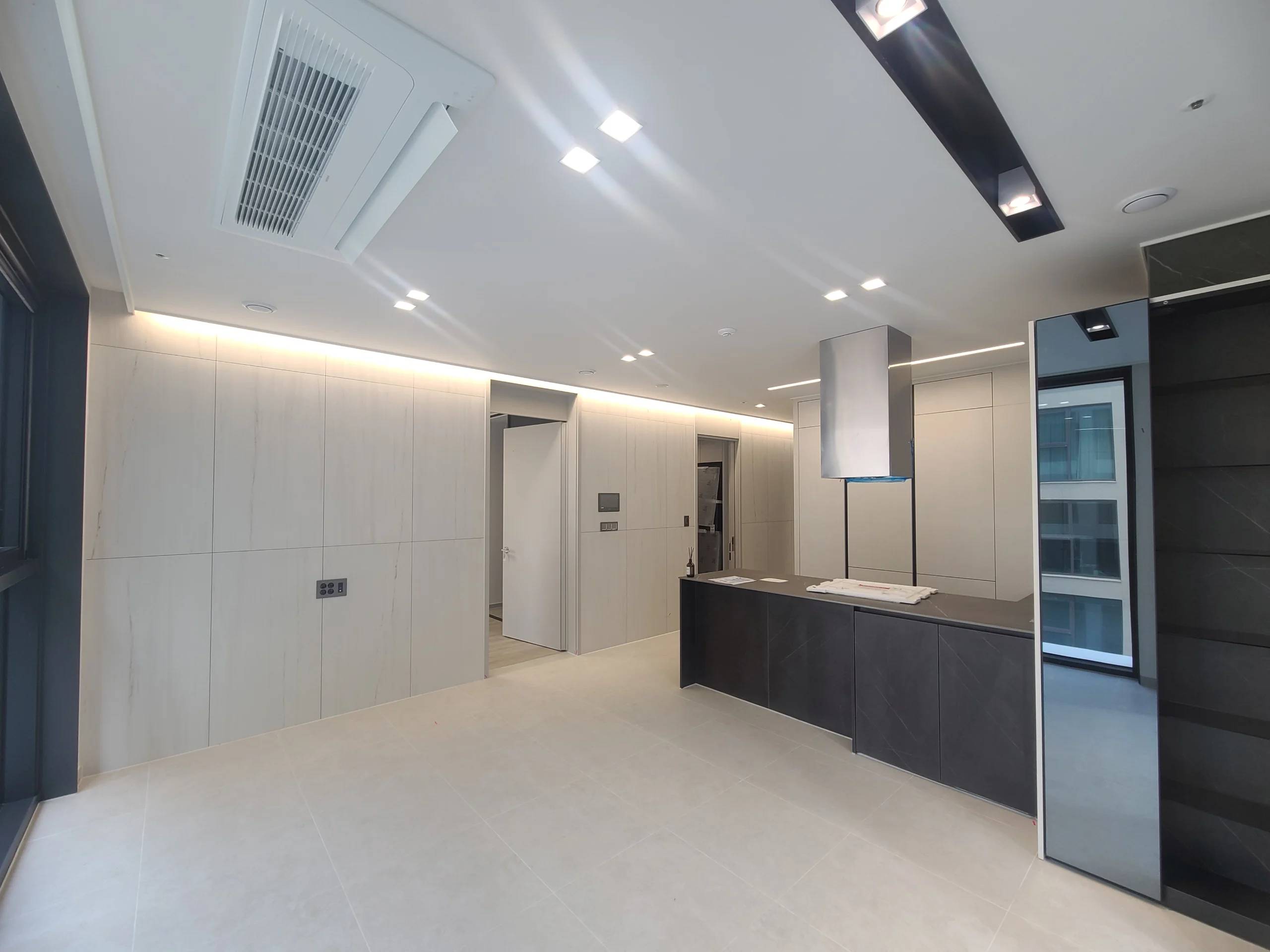 남부터미널역 5분 거리, 2BR, 1BA, 신축, Fitness, Pool 사진 2