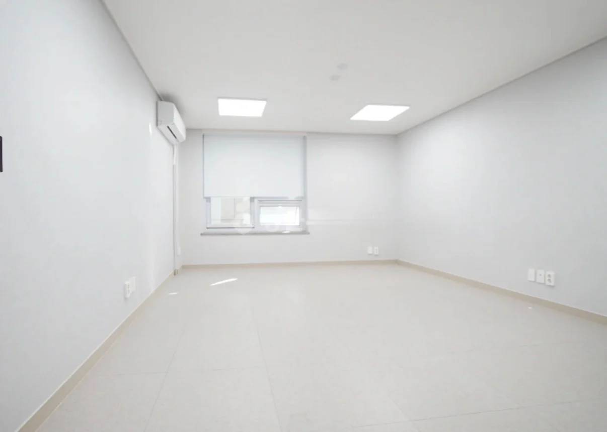 Business, ARC OK, 강남역 도보 3분.  8월 21일 협의. 사진 2