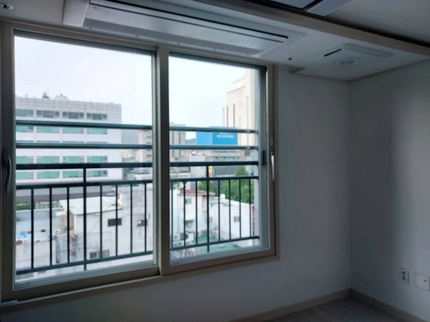 신축, 신촌역 도보 3분 거리, 분리형 원룸, 전입가능, 고층 사진 2