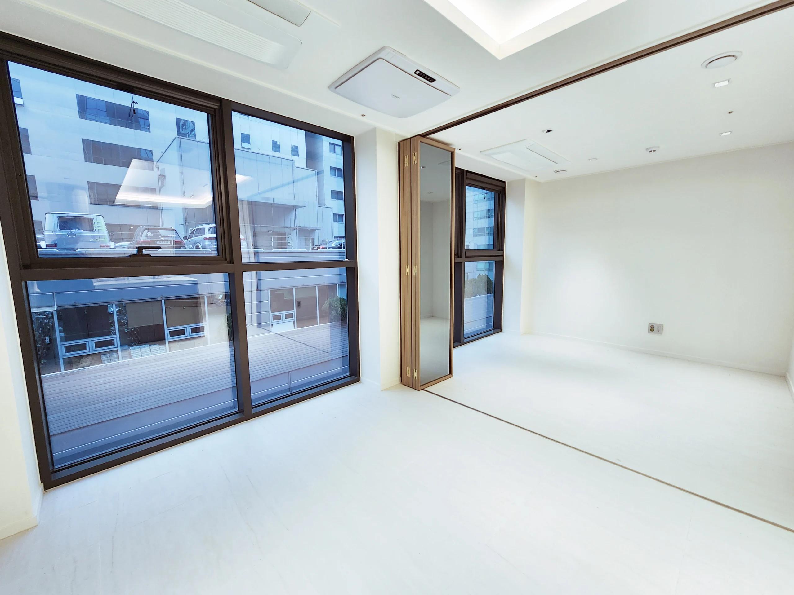 신축, 남부터미널역 도보 5분 이내. 2BR, 1BA. 2
