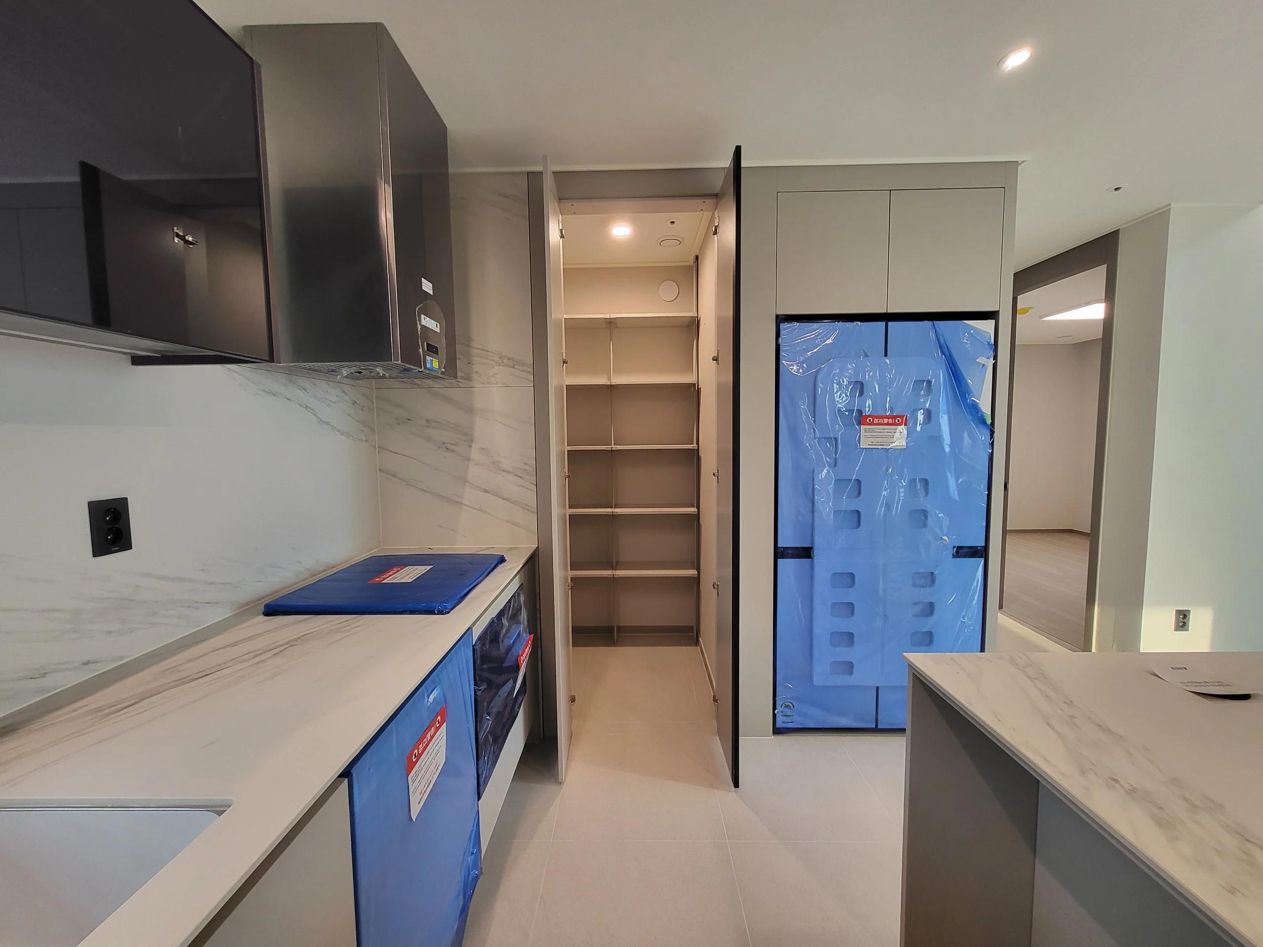 사업자 계약시 월세 3,000,000원(부가세 별도), 동탄역 주변, 신축, 펜트하우스, 2BR+Loft, 2BA. (사본) 2