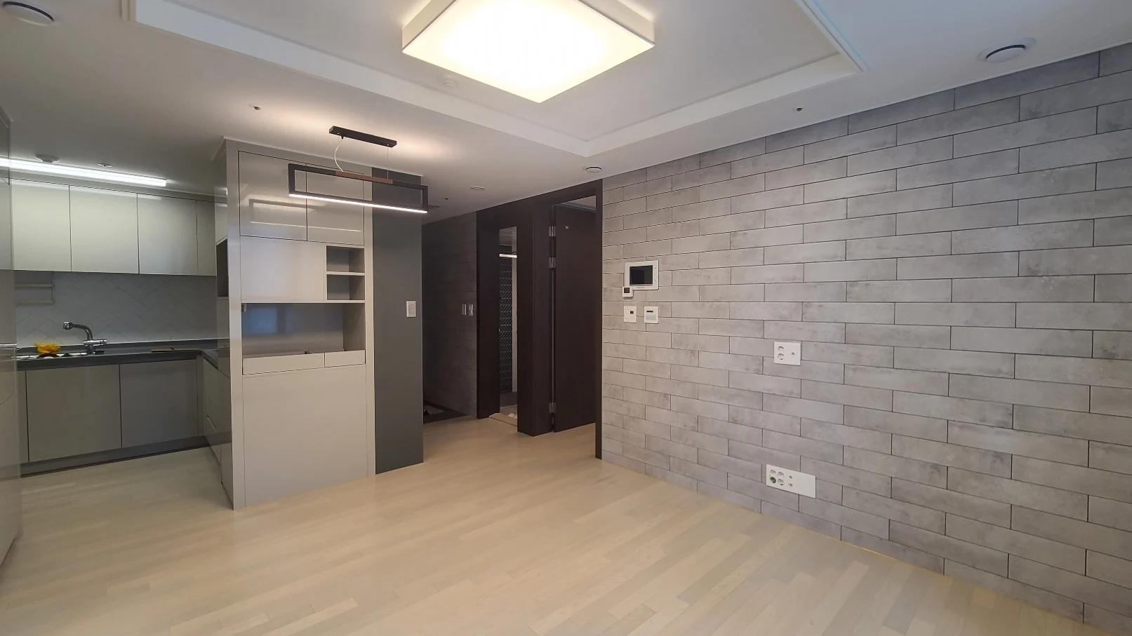 2BR, 1BA, 신축, 사업자계약, NO ARC 사진 1