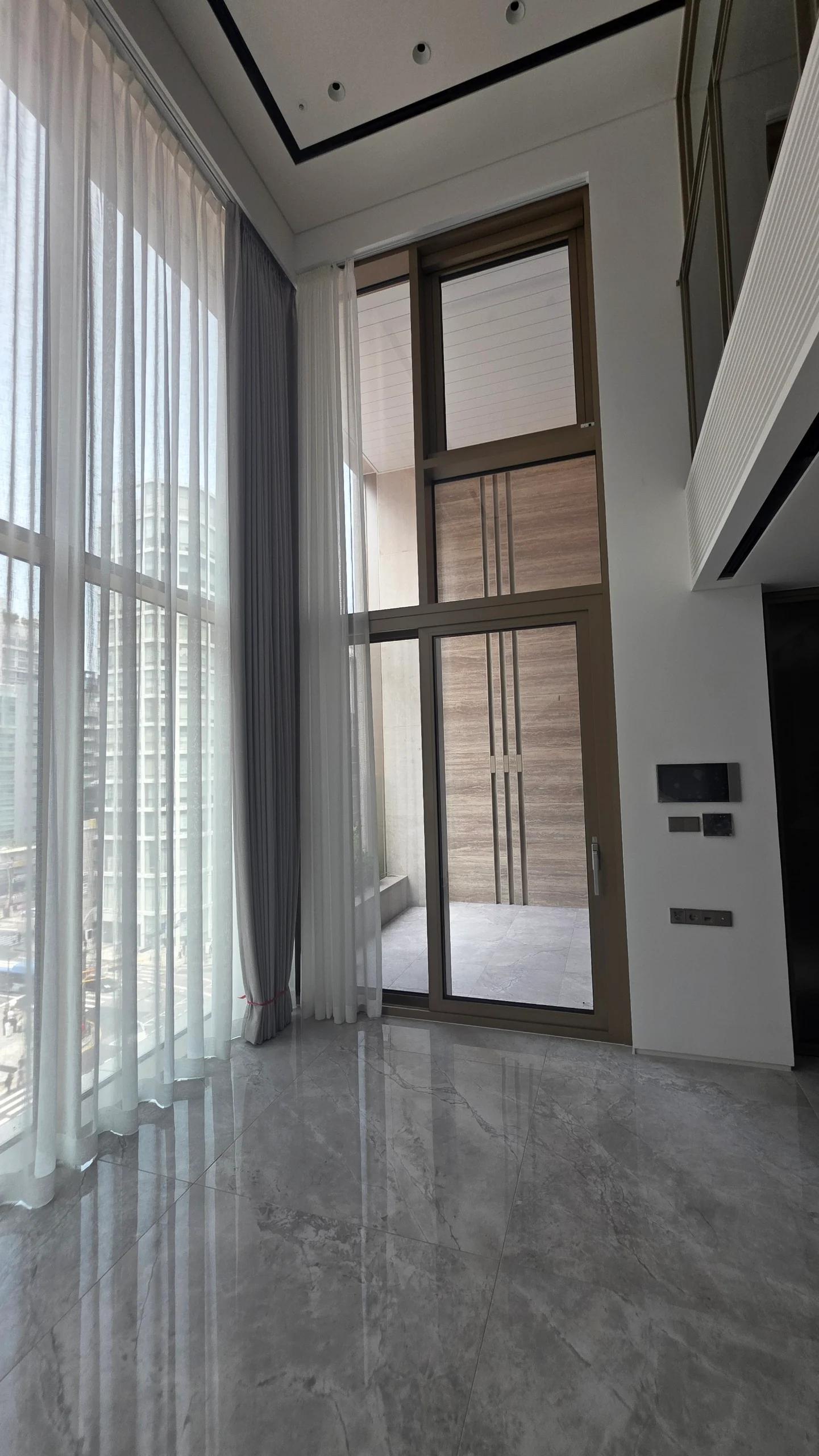 신축, 최고급, 복층(2층 구조), 사업자, 다양한 매물 보유, 강남역 5분. 사진 1