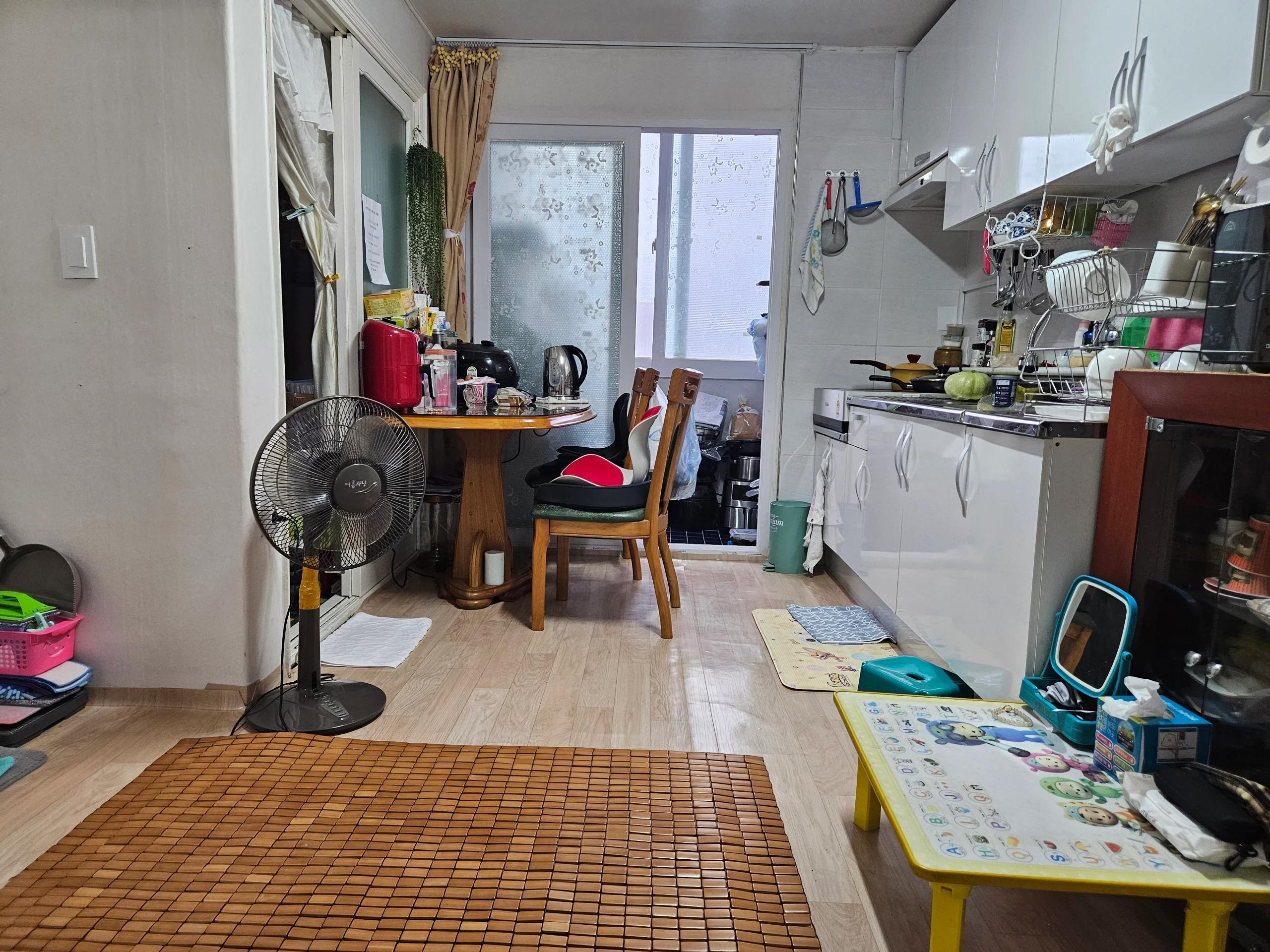 방3, 화1, 실면적 42m2, 서울시 저렴한 매매, 임차인 거주중, 입주가능 사진 1