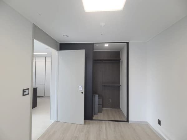 2BR, 1BA, 신축, 남부터미널역 도보 5분, Fitness, Pool 사진 4