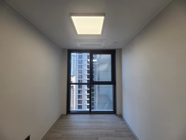 신축, 남부터미널역 도보 5분, 2BR, 1BA, Fitness, Pool 사진 3