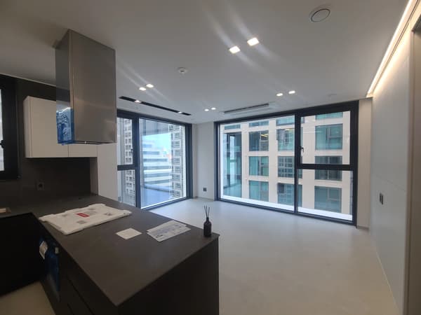 남부터미널역 5분 거리, 2BR, 1BA, 신축, Fitness, Pool 사진 4