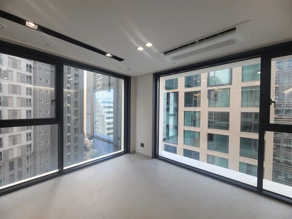 남부터미널역 5분 거리, 2BR, 1BA, 신축, Fitness, Pool 사진 3