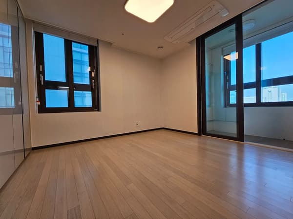 신축급, 2BR, 1BA, 사업자계약, NO ARC 사진 5