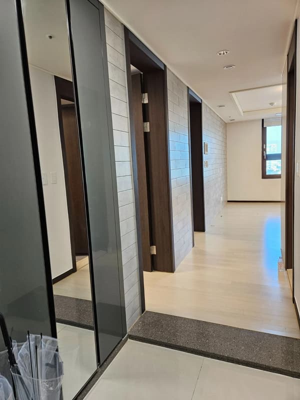 신축급, 2BR, 1BA, 사업자계약, NO ARC 사진 2