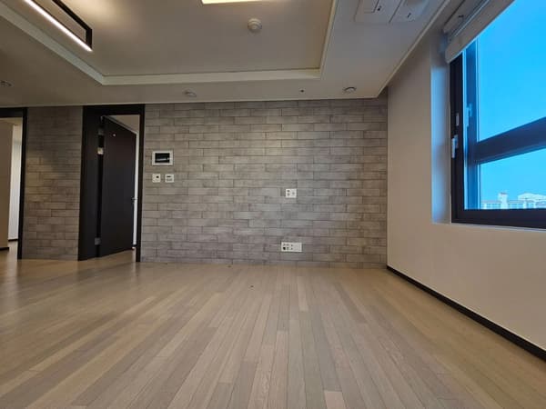 신축급, 2BR, 1BA, 사업자계약, NO ARC 사진 3