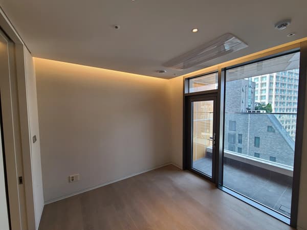 신축, 2BR, 2BA, GYM, POOL, Business, 지하철 5분 거리 사진 3