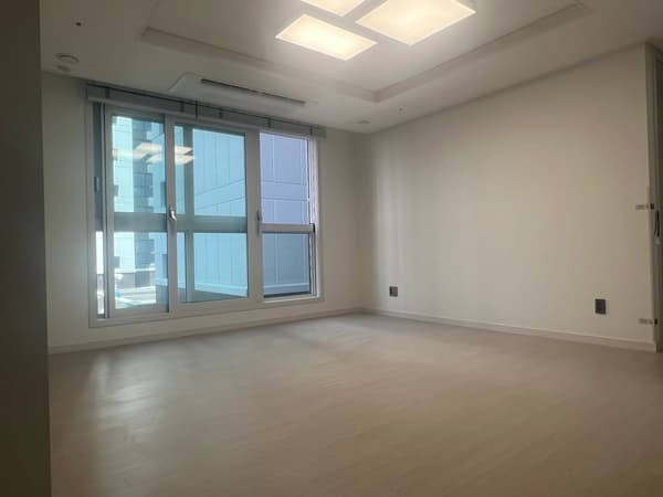 3BR, 2BA, 신축, 3F, 사업자 계약만 사진 5