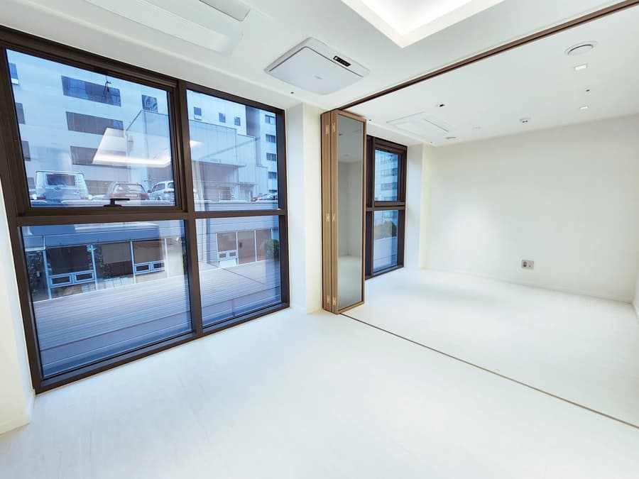 신축, 남부터미널역 도보 5분 이내. 2BR, 1BA. 2